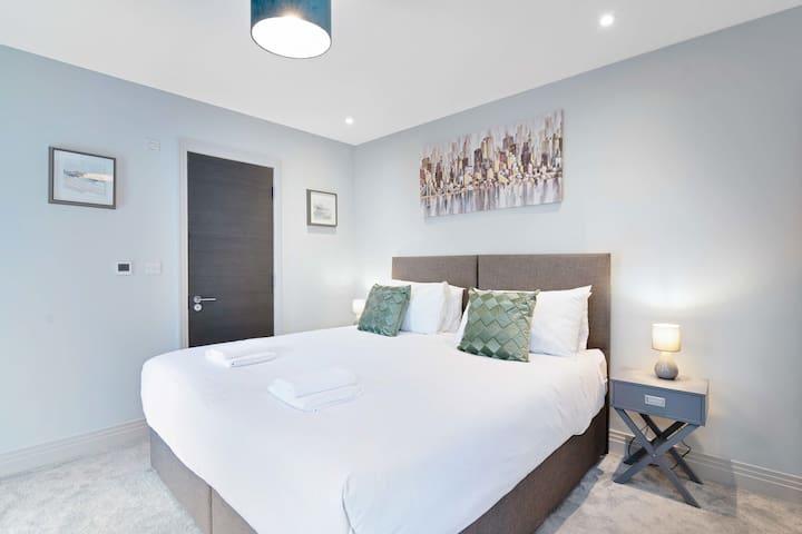 Spacious 3 bedroom, 2 bathroom, Surbiton
